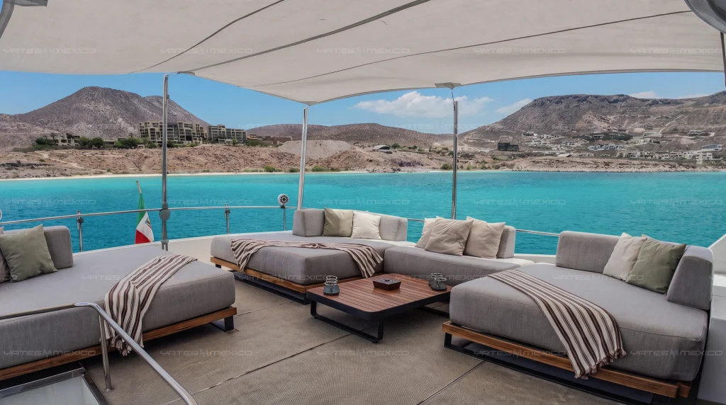 Monte Fino 84 yacht charter La Paz - flybridge lounge and helm