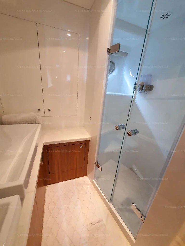 Horizon 84 yacht charter La Paz - salon sofa and coffee table
