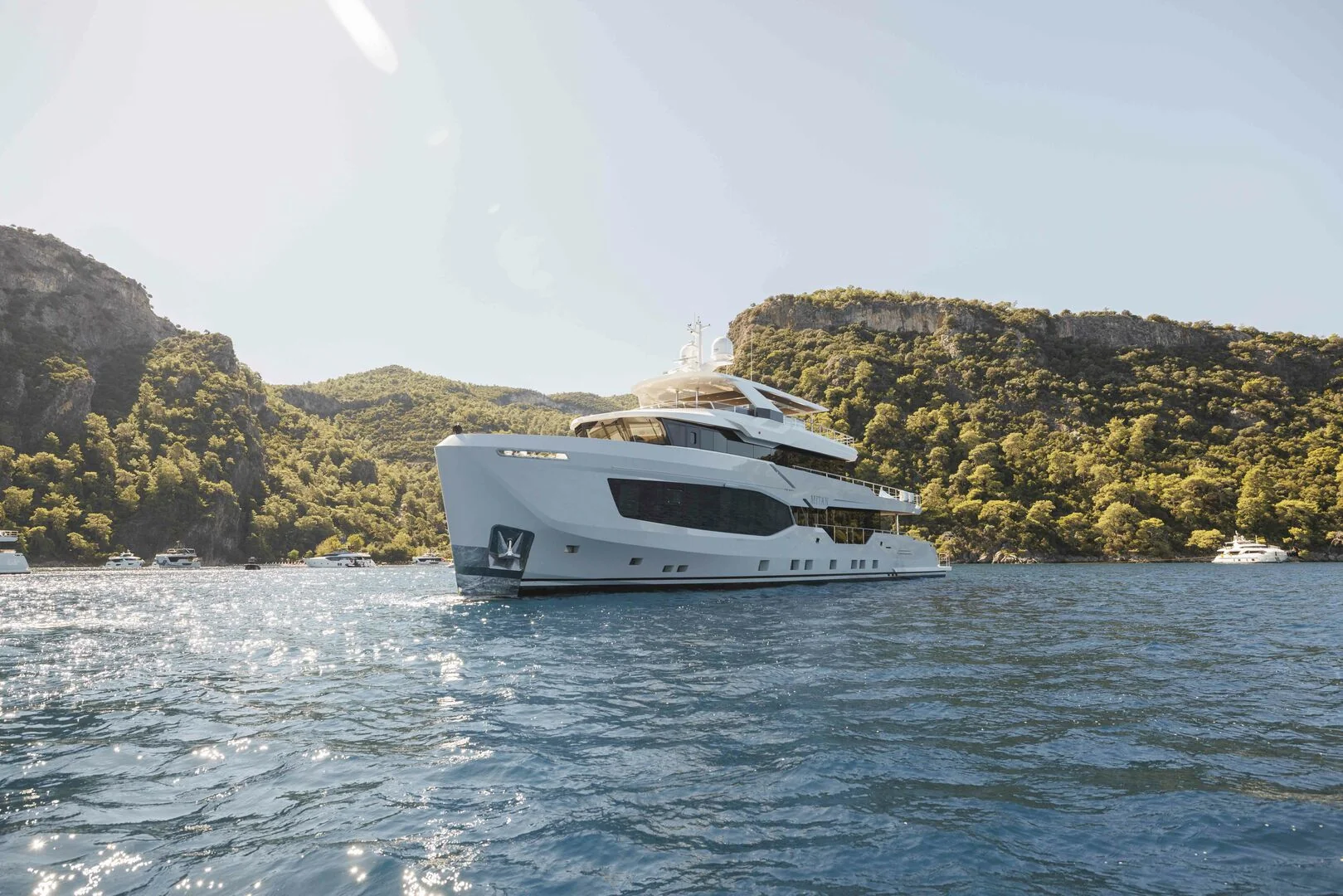 Numarine 132 yacht cruising near Miami