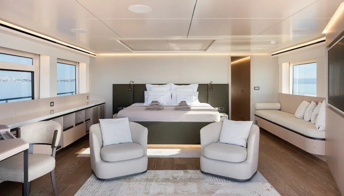 Numarine 132 owner's stateroom
