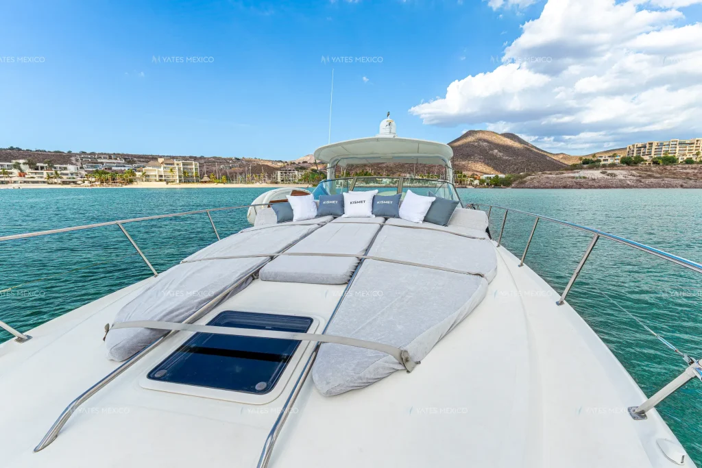 Sea Ray 45 yacht charter La Paz - bow sunpad over turquoise water
