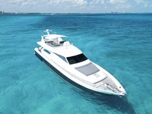 Mega Yacht 74' · Cancún · 1